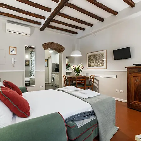 Apartment Piazza Dei Satiri
